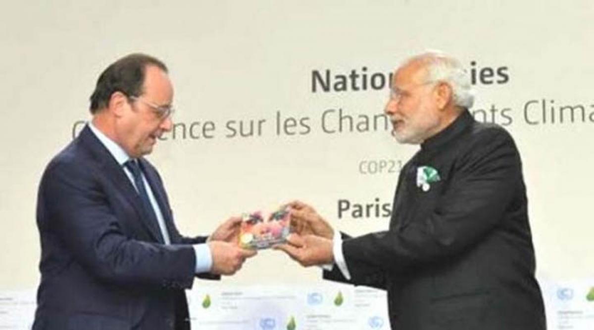 Modi, Hollande launch Ricky Kejs new music album in Paris